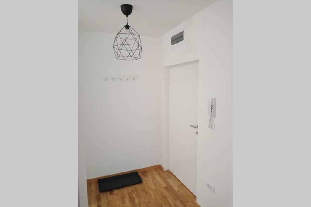 Apartament Uptown Girl Belgrad Zewnętrze zdjęcie